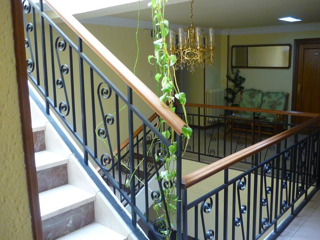 Hostal El Centro Huesca Ngoại thất bức ảnh