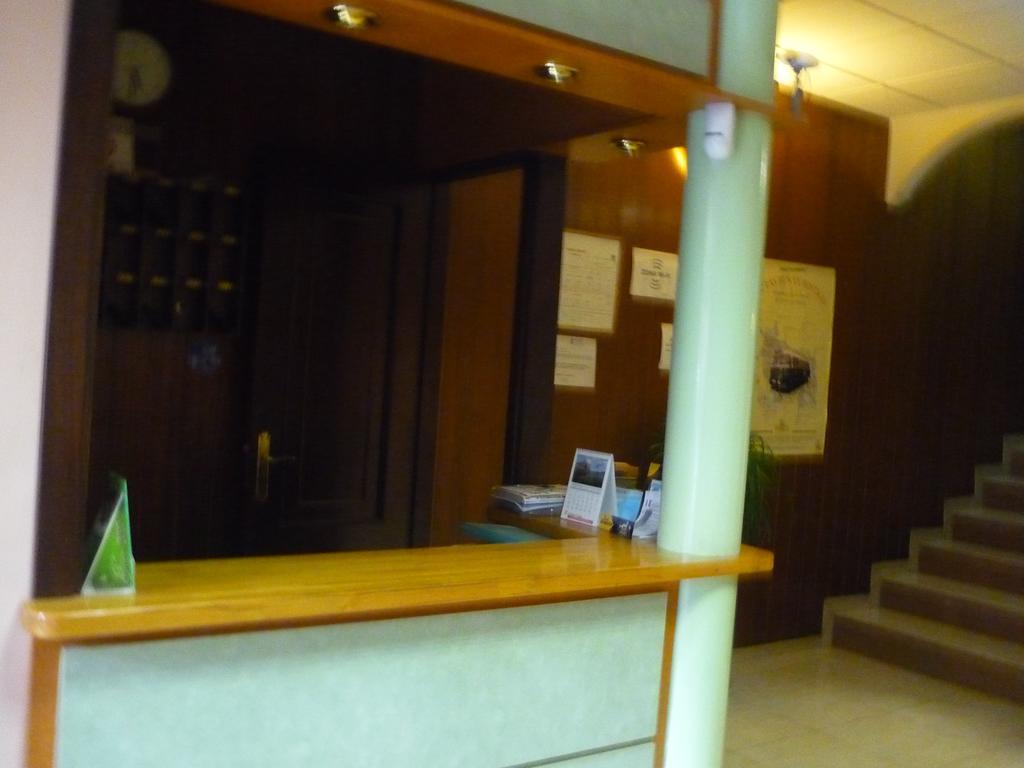 Hostal El Centro Huesca Ngoại thất bức ảnh