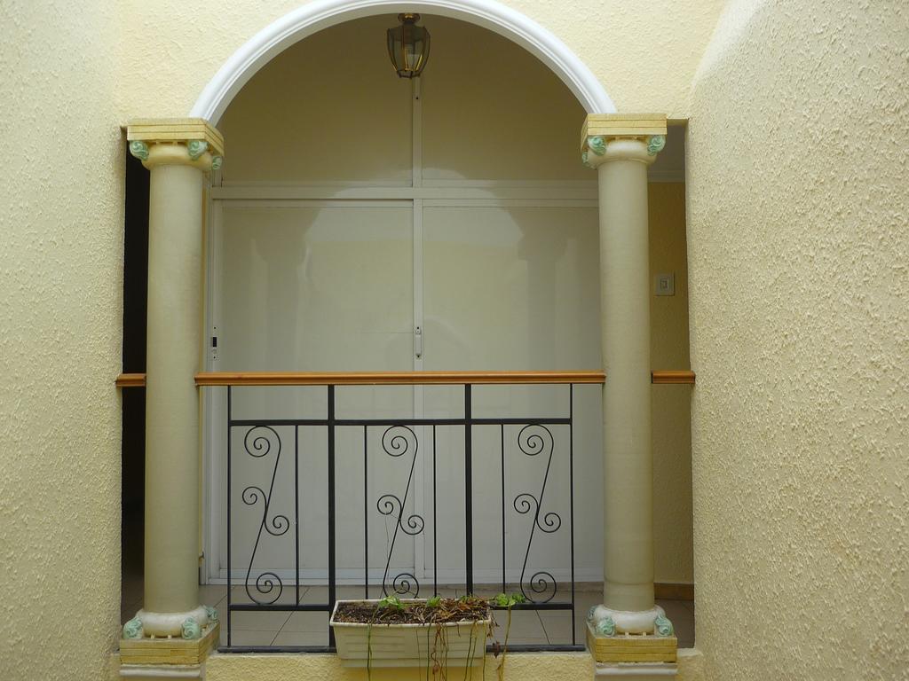 Hostal El Centro Huesca Ngoại thất bức ảnh