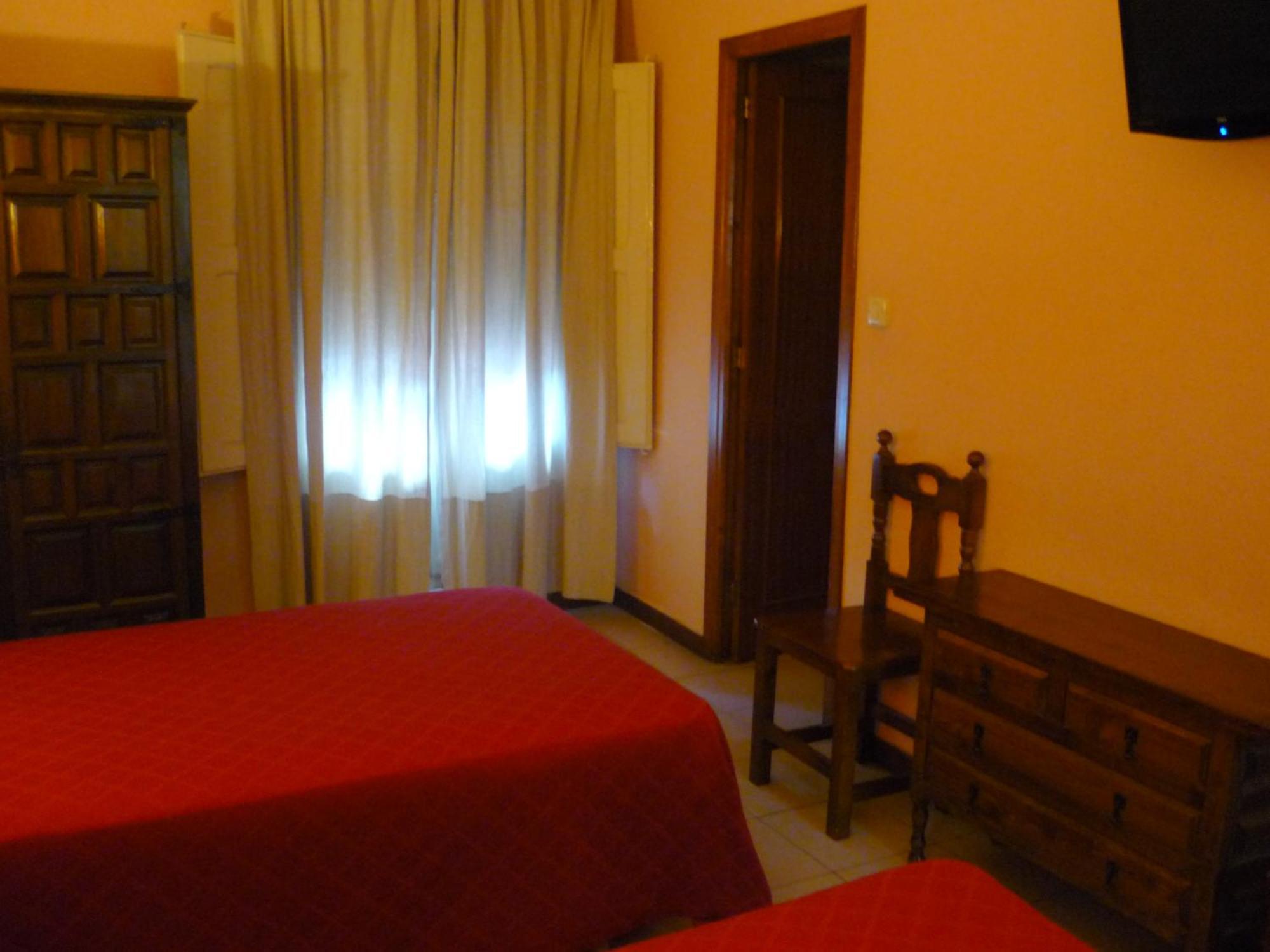 Hostal El Centro Huesca Phòng bức ảnh