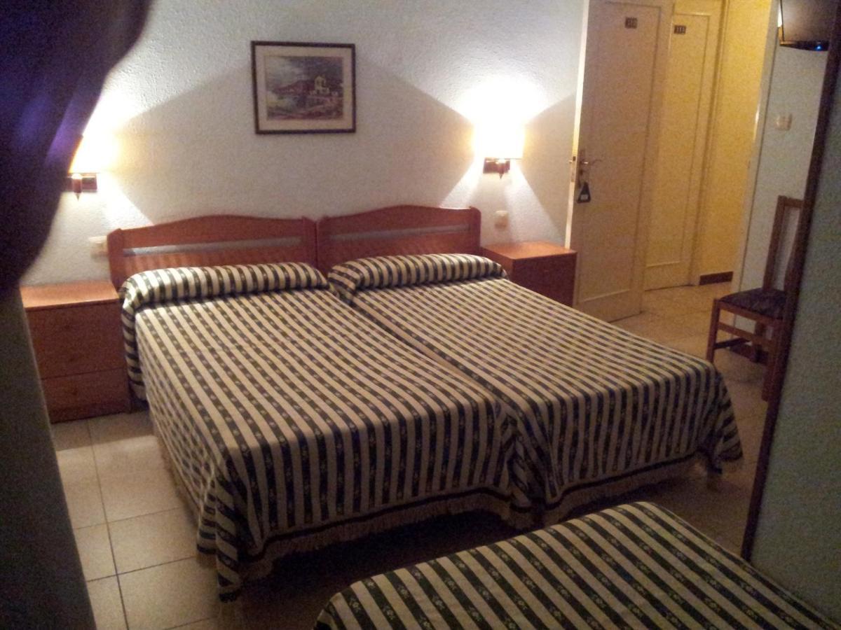 Hostal El Centro Huesca Ngoại thất bức ảnh